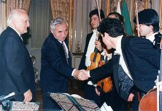 Incontro del Presidente della Repubblica Oscar Luigi Scalfaro con il Presidente della Repubblica di Bulgaria Jelev e signora Jelev. Successivo pranzo nel Belvedere al Torrino, al termine concerto eseguito dal Quartetto Santa Cecilia nella Sala degli specchi