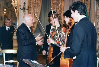 Incontro del Presidente della Repubblica Oscar Luigi Scalfaro con il Presidente della Repubblica di Bulgaria Jelev e signora Jelev. Successivo pranzo nel Belvedere al Torrino, al termine concerto eseguito dal Quartetto Santa Cecilia nella Sala degli specchi