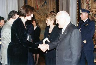 Incontro del Presidente della Repubblica Oscar Luigi Scalfaro con il Presidente della Repubblica di Bulgaria Jelev e signora Jelev. Successivo pranzo nel Belvedere al Torrino, al termine concerto eseguito dal Quartetto Santa Cecilia nella Sala degli specchi