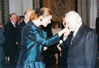 Incontro del Presidente della Repubblica Oscar Luigi Scalfaro con il Presidente della Repubblica di Bulgaria Jelev e signora Jelev. Successivo pranzo nel Belvedere al Torrino, al termine concerto eseguito dal Quartetto Santa Cecilia nella Sala degli specchi