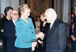 Incontro del Presidente della Repubblica Oscar Luigi Scalfaro con il Presidente della Repubblica di Bulgaria Jelev e signora Jelev. Successivo pranzo nel Belvedere al Torrino, al termine concerto eseguito dal Quartetto Santa Cecilia nella Sala degli specchi