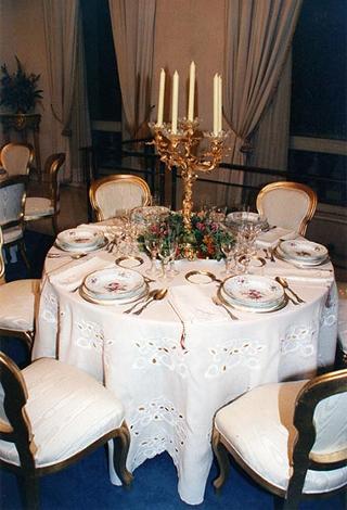 Incontro del Presidente della Repubblica Oscar Luigi Scalfaro con il Presidente della Repubblica di Bulgaria Jelev e signora Jelev. Successivo pranzo nel Belvedere al Torrino, al termine concerto eseguito dal Quartetto Santa Cecilia nella Sala degli specchi