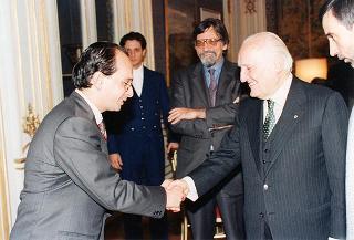 Il Presidente della Repubblica Oscar Luigi Scalfaro incontra l'on. Valerio Calzolaio, vice presidente della Commissione ambiente, territorio e lavori pubblici della Camera dei Deputati, con una delegazione di presidenti di Parchi nazionali e regionali e di responsabili delle associazioni ambientaliste