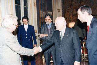Il Presidente della Repubblica Oscar Luigi Scalfaro incontra l'on. Valerio Calzolaio, vice presidente della Commissione ambiente, territorio e lavori pubblici della Camera dei Deputati, con una delegazione di presidenti di Parchi nazionali e regionali e di responsabili delle associazioni ambientaliste