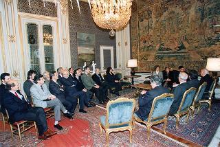Il Presidente della Repubblica Oscar Luigi Scalfaro incontra l'on. Valerio Calzolaio, vice presidente della Commissione ambiente, territorio e lavori pubblici della Camera dei Deputati, con una delegazione di presidenti di Parchi nazionali e regionali e di responsabili delle associazioni ambientaliste