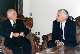 Intervento del Presidente della Repubblica al ricevimento di restituzione offerto dal Presidente della Repubblica di Bulgaria e signora Jelev presso l'Ambasciata della Repubblica di Bulgaria a Roma