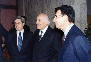 Intervento del Presidente della Repubblica all'esibizione delle Bande musicali della Polizia di Stato, dell'Arma dei Carabinieri e della Guardia di Finanza, nell'ambito dell'iniziativa benefica denominata "Telethon" presso l' Auditorium di Santa Cecilia a Roma