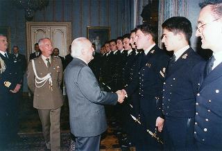 Delegazione di ufficiali e cadetti dell'Accademia Navale di Livorno, in servizio di Guardia d'onore al Palazzo del Quirinale