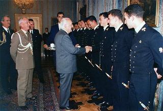 Delegazione di ufficiali e cadetti dell'Accademia Navale di Livorno, in servizio di Guardia d'onore al Palazzo del Quirinale