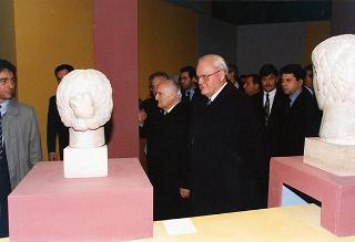 Intervento del Presidente della Repubblica, unitamente con il Presidente tedesco Herzog, alla cerimonia inaugurale della Mostra storico-documentaria "Federico II e l'Italia: percorsi, luoghi, segni e strumenti" nella Chiesa di S. Marco e Palazzo Venezia a Roma