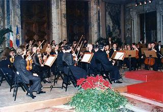 Incontro con il personale civile e militare del Segretariato Generale della Presidenza della Repubblica e successivo concerto dell'Orchestra Sinfonica di Perugia nel Salone dei Corazzieri