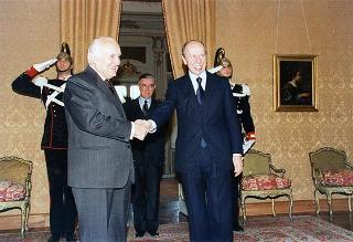 Dimissioni del Capo del Governo Lamberto Dini