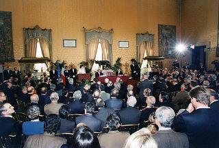 Intervento del Presidente della Repubblica, in forma ufficiale, alla cerimonia celebrativa del Cinquantenario dell'Organizzazione delle Nazioni Unite a Palazzo Montecitorio - Sala della Lupa