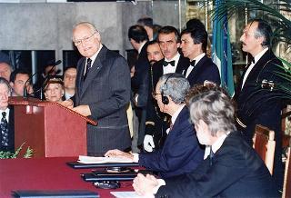 Intervento del Presidente della Repubblica, in forma ufficiale, alla cerimonia celebrativa del Cinquantenario dell'Organizzazione delle Nazioni Unite a Palazzo Montecitorio - Sala della Lupa