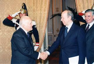 Conferma delle dimissioni del Presidente del Consiglio Lamberto Dini