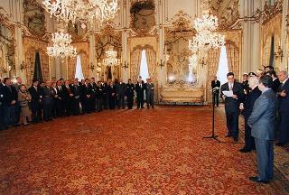 Romano Bartoloni, presidente del Sindacato cronisti romani, con una delegazione del sodalizio, per presentare il volume Cinquant'anni di Roma 1945-1994