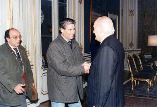 Il Presidente della Repubblica Oscar Luigi Scalfaro riceve in udienza Sergio Usai, e una delegazione di minatori della Carbosulcis