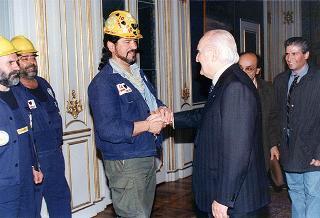 Il Presidente della Repubblica Oscar Luigi Scalfaro riceve in udienza Sergio Usai, e una delegazione di minatori della Carbosulcis