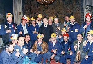Il Presidente della Repubblica Oscar Luigi Scalfaro riceve in udienza Sergio Usai, e una delegazione di minatori della Carbosulcis