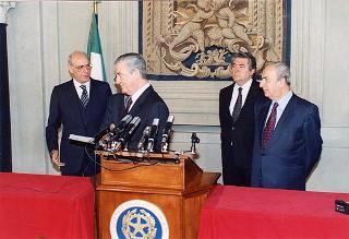 Conferimento dell'incarico di Presidente del Consiglio dei ministri ad Antonio Maccanico