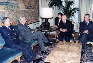 Il Presidente della Repubblica Oscar Luigi Scalfaro incontra René Monori, presidente del Senato della Repubblica Francese