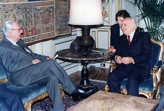 Il Presidente della Repubblica Oscar Luigi Scalfaro incontra René Monori, presidente del Senato della Repubblica Francese