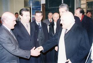 Visita del Presidente della Repubblica alla città di Genova in occasione dell'inaugurazione dell'anno accademico 1995-1996 dell'Università degli studi e alla commemorazione del prof. Lucifredi. Successsivo intervento all'inaugurazione della Mostra e per le celebrazioni del centenario della nascita di Eugenio Montale