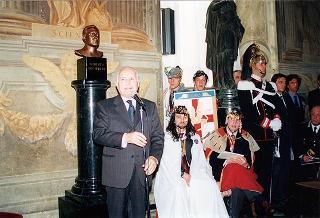 Visita del Presidente della Repubblica alla città di Genova in occasione dell'inaugurazione dell'anno accademico 1995-1996 dell'Università degli studi e alla commemorazione del prof. Lucifredi. Successsivo intervento all'inaugurazione della Mostra e per le celebrazioni del centenario della nascita di Eugenio Montale