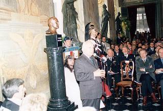 Visita del Presidente della Repubblica alla città di Genova in occasione dell'inaugurazione dell'anno accademico 1995-1996 dell'Università degli studi e alla commemorazione del prof. Lucifredi. Successsivo intervento all'inaugurazione della Mostra e per le celebrazioni del centenario della nascita di Eugenio Montale