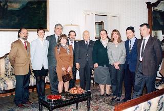 Visita del Presidente della Repubblica alla città di Genova in occasione dell'inaugurazione dell'anno accademico 1995-1996 dell'Università degli studi e alla commemorazione del prof. Lucifredi. Successsivo intervento all'inaugurazione della Mostra e per le celebrazioni del centenario della nascita di Eugenio Montale