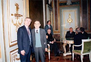 Visita del Presidente della Repubblica alla città di Genova in occasione dell'inaugurazione dell'anno accademico 1995-1996 dell'Università degli studi e alla commemorazione del prof. Lucifredi. Successsivo intervento all'inaugurazione della Mostra e per le celebrazioni del centenario della nascita di Eugenio Montale