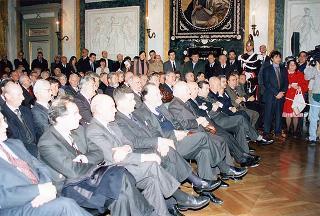 Visita del Presidente della Repubblica alla città di Genova in occasione dell'inaugurazione dell'anno accademico 1995-1996 dell'Università degli studi e alla commemorazione del prof. Lucifredi. Successsivo intervento all'inaugurazione della Mostra e per le celebrazioni del centenario della nascita di Eugenio Montale