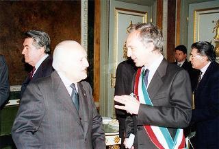 Visita del Presidente della Repubblica alla città di Genova in occasione dell'inaugurazione dell'anno accademico 1995-1996 dell'Università degli studi e alla commemorazione del prof. Lucifredi. Successsivo intervento all'inaugurazione della Mostra e per le celebrazioni del centenario della nascita di Eugenio Montale