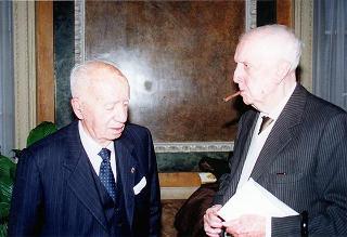 Visita del Presidente della Repubblica alla città di Genova in occasione dell'inaugurazione dell'anno accademico 1995-1996 dell'Università degli studi e alla commemorazione del prof. Lucifredi. Successsivo intervento all'inaugurazione della Mostra e per le celebrazioni del centenario della nascita di Eugenio Montale