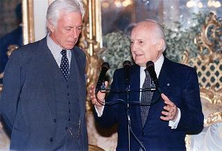 Il Presidente della Repubblica Oscar Luigi Scalfaro riceve in udienza una delegazione di partecipanti alla Conferenza sull'informatizzazione della medicina in campo cardiovascolare nei Paesi del G7