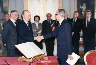 Giuramento dei nuovi ministri di Grazia e giustizia e del Bilancio e della programmazione economica, rispettivamente il prof. Vincenzo Caianiello e il prof. Mario Arcelli