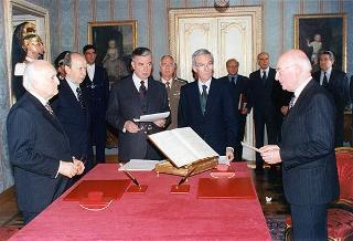 Giuramento dei nuovi ministri di Grazia e giustizia e del Bilancio e della programmazione economica, rispettivamente il prof. Vincenzo Caianiello e il prof. Mario Arcelli