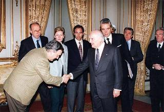 Il Presidente della Repubblica Oscar Luigi Scalfaro riceve in udienza i genitori di Milena Bianchi e una delegazione del "Comitato per il ritorno di Milena"