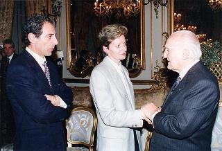 Il Presidente della Repubblica Oscar Luigi Scalfaro riceve in udienza i genitori di Milena Bianchi e una delegazione del "Comitato per il ritorno di Milena"