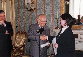 Il Presidente della Repubblica Oscar Luigi Scalfaro riceve in udienza del prof. Arcangelo Tagarelli, con una delegazione di studenti dell'Istituto tecnico commerciale di Pieve di Teco (IM)