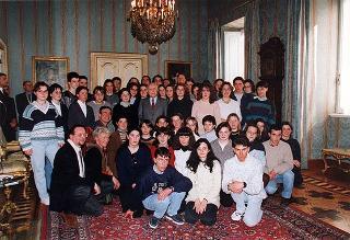 Il Presidente della Repubblica Oscar Luigi Scalfaro riceve in udienza del prof. Arcangelo Tagarelli, con una delegazione di studenti dell'Istituto tecnico commerciale di Pieve di Teco (IM)