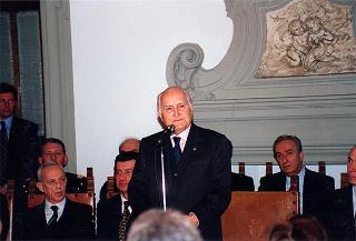 Visita del Presidente della Repubblica nella città di Prato in occasione della cerimonia di consegna della Medaglia d'argento al Valor Militare per attività partigiana al Gonfalone della città