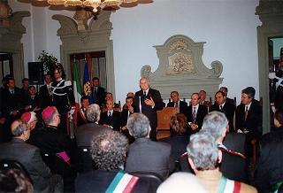 Visita del Presidente della Repubblica nella città di Prato in occasione della cerimonia di consegna della Medaglia d'argento al Valor Militare per attività partigiana al Gonfalone della città