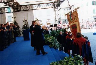 Visita del Presidente della Repubblica nella città di Prato in occasione della cerimonia di consegna della Medaglia d'argento al Valor Militare per attività partigiana al Gonfalone della città