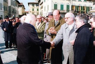 Visita del Presidente della Repubblica nella città di Prato in occasione della cerimonia di consegna della Medaglia d'argento al Valor Militare per attività partigiana al Gonfalone della città