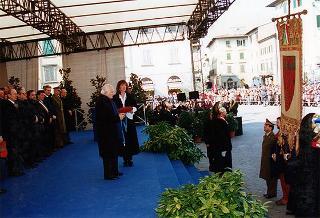 Visita del Presidente della Repubblica nella città di Prato in occasione della cerimonia di consegna della Medaglia d'argento al Valor Militare per attività partigiana al Gonfalone della città
