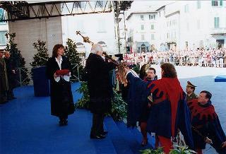 Visita del Presidente della Repubblica nella città di Prato in occasione della cerimonia di consegna della Medaglia d'argento al Valor Militare per attività partigiana al Gonfalone della città