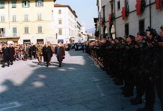 Visita del Presidente della Repubblica nella città di Prato in occasione della cerimonia di consegna della Medaglia d'argento al Valor Militare per attività partigiana al Gonfalone della città
