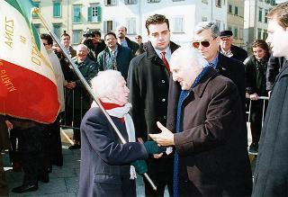 Visita del Presidente della Repubblica nella città di Prato in occasione della cerimonia di consegna della Medaglia d'argento al Valor Militare per attività partigiana al Gonfalone della città