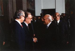 Visita del Presidente della Repubblica alla città di Lisbona per l'insediamento del nuovo Presidente del Portogallo Jorge Sampaio